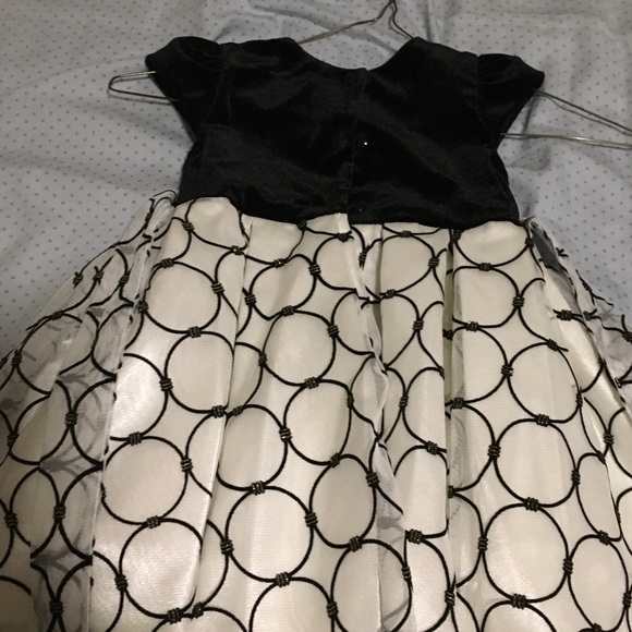 Toddler occasion dress - Picture 3 of 3